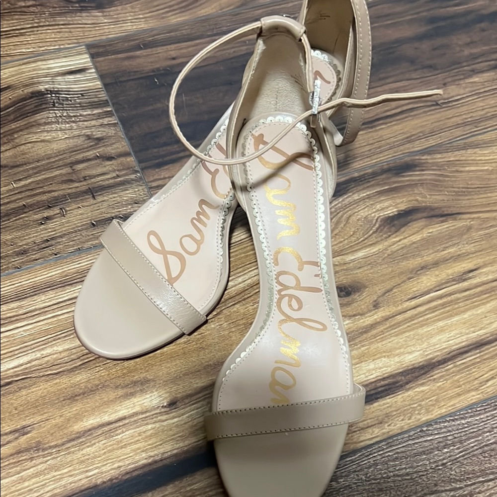 Sam Edelman Tan Sandals with Elegant Design